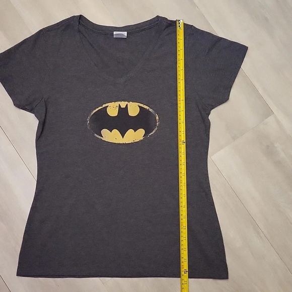 🛍Port & Company Batman Dark Grey Logo Round Neck Short Sleeve Womens Medium - Picture 5 of 7